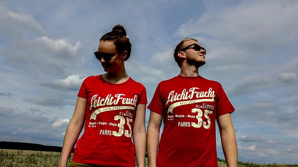 T-Shirt "Leicht Feucht" – Bild 6